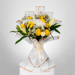 Bouquet Of Yellow And White Flowers