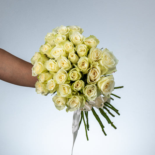 Bunch of White Roses 30 Flowers